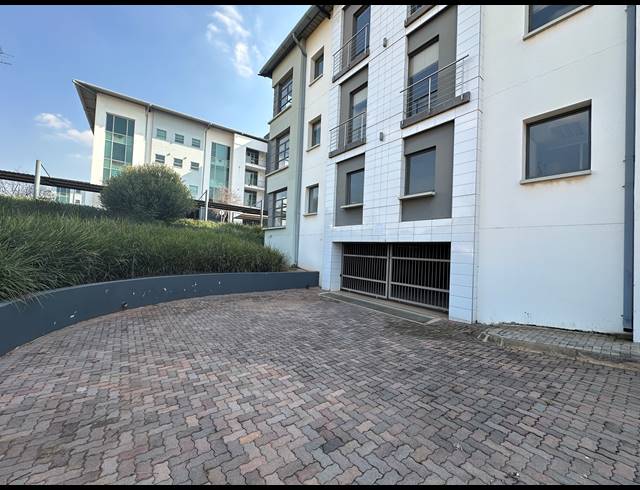 430M² OFFICE TO LET IN ECO PARK ESTATE
